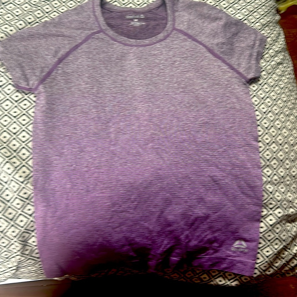Girls Medium Reebok Tshirt